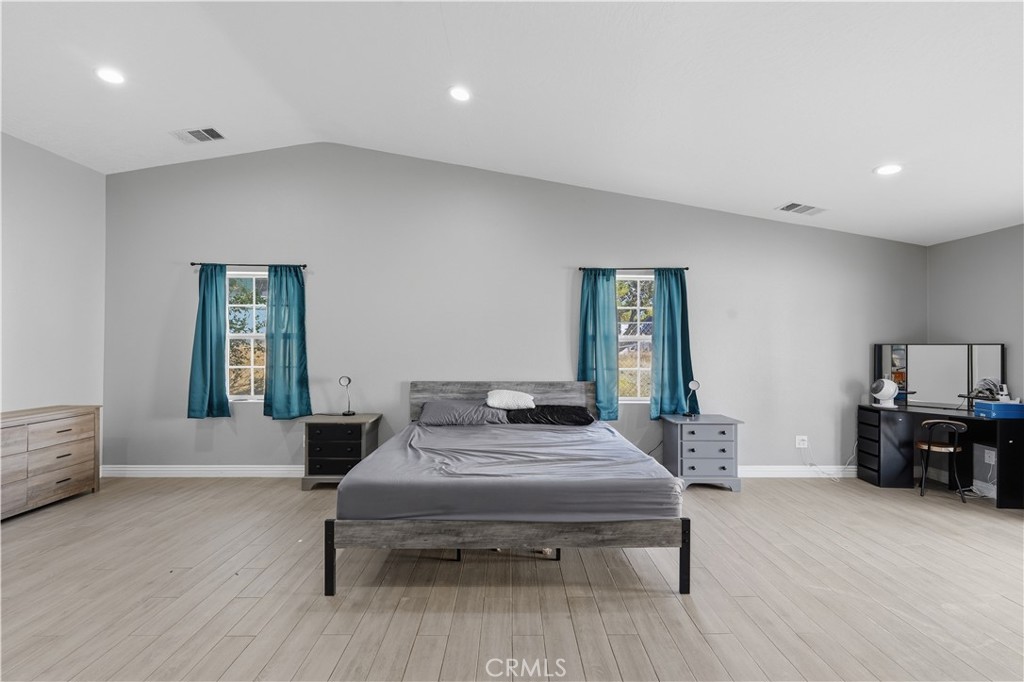 18060 Walnut Street Property Photo 12
