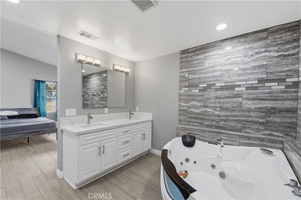 18060 Walnut Street Property Photo 14