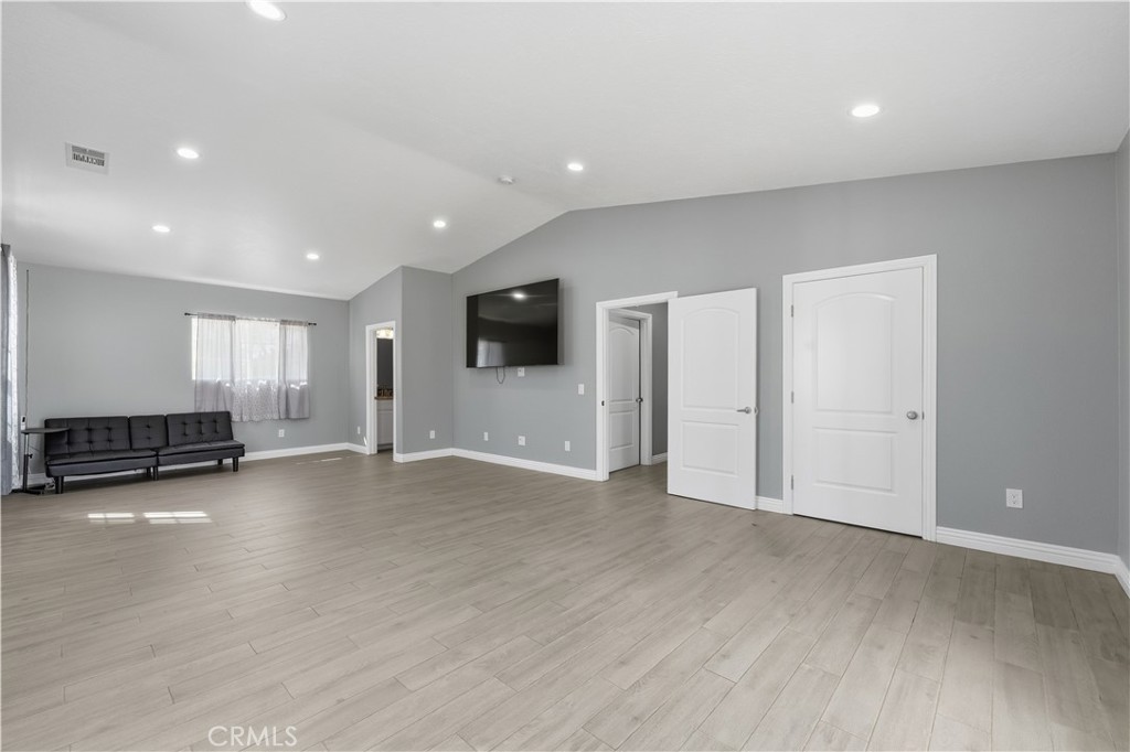 18060 Walnut Street Property Photo 17