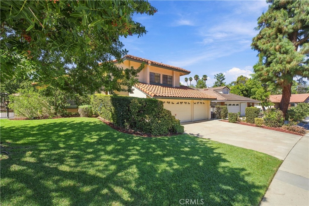 20908 E Walnut Canyon Road Property Photo 2
