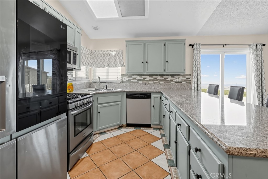 14144 Cortez Property Photo 4