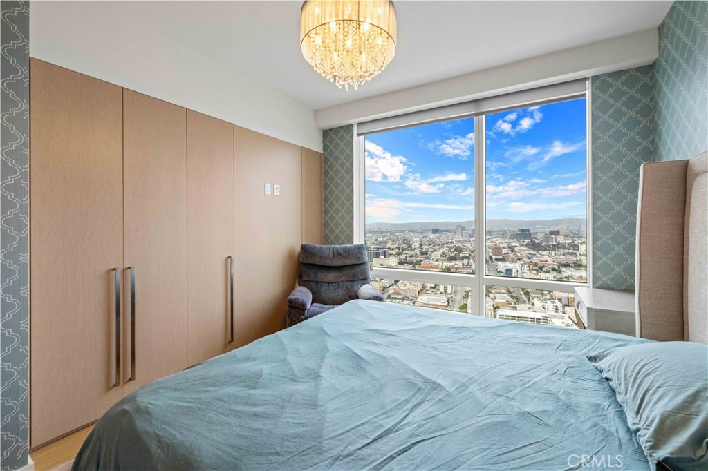 877 Francisco Street 4111 Property Photo 20