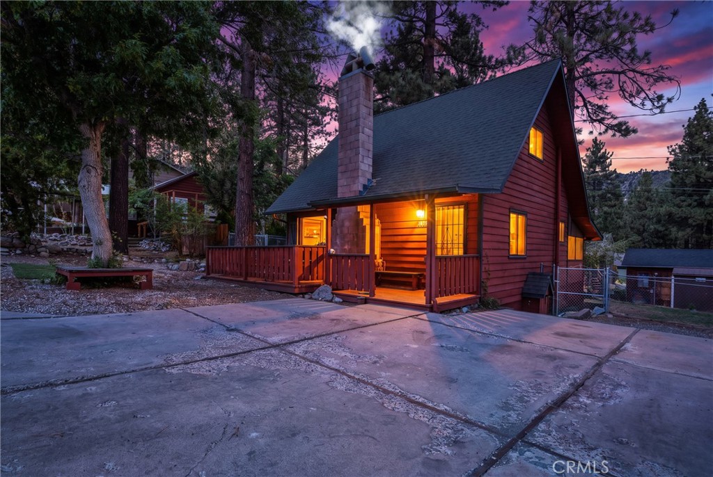 1852 Sparrow Property Photo 1