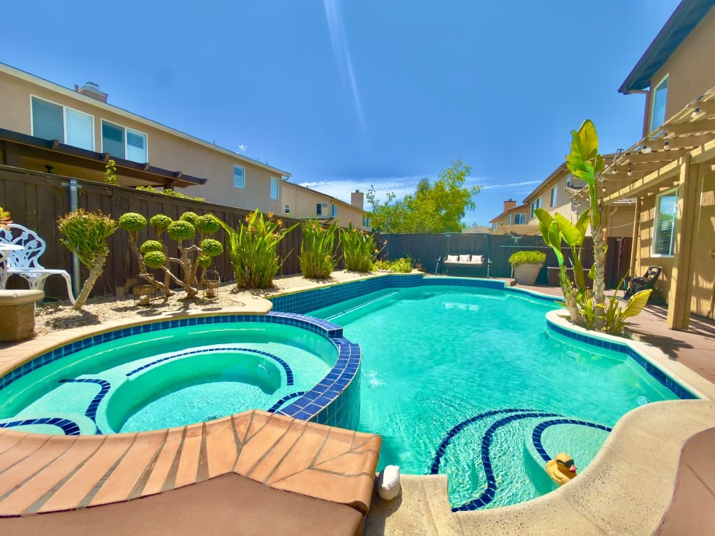 7212 Corona Valley Avenue Property Photo 3