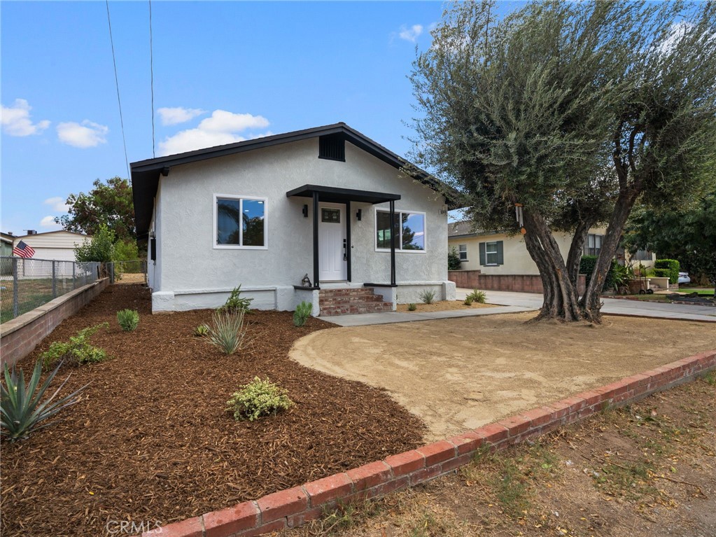7121 Vine Property Photo 1