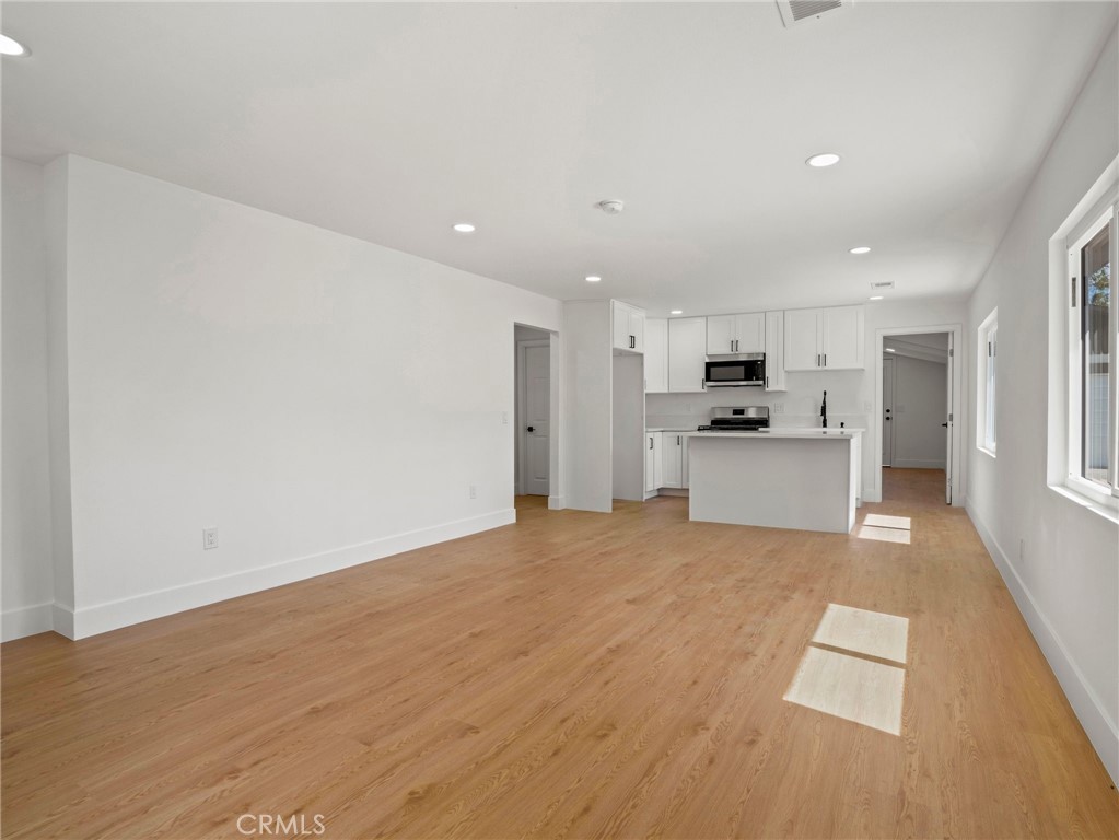 7121 Vine Property Photo 6