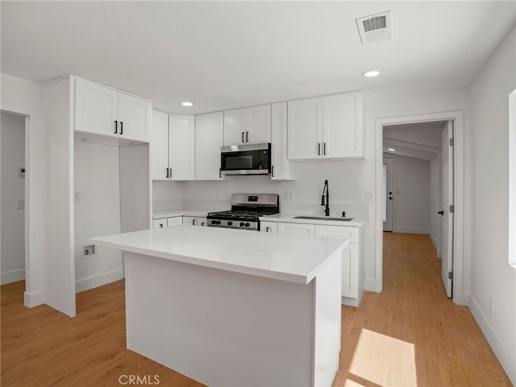 7121 Vine Property Photo 8