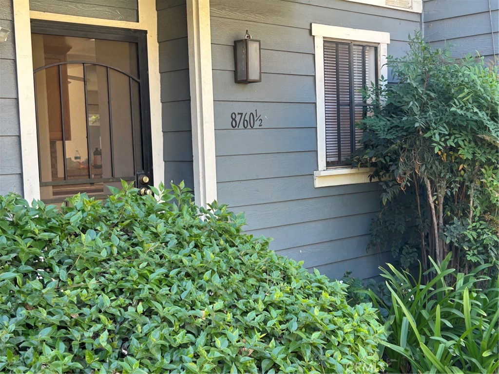 8760 1/2 Pine Crest Property Photo 1