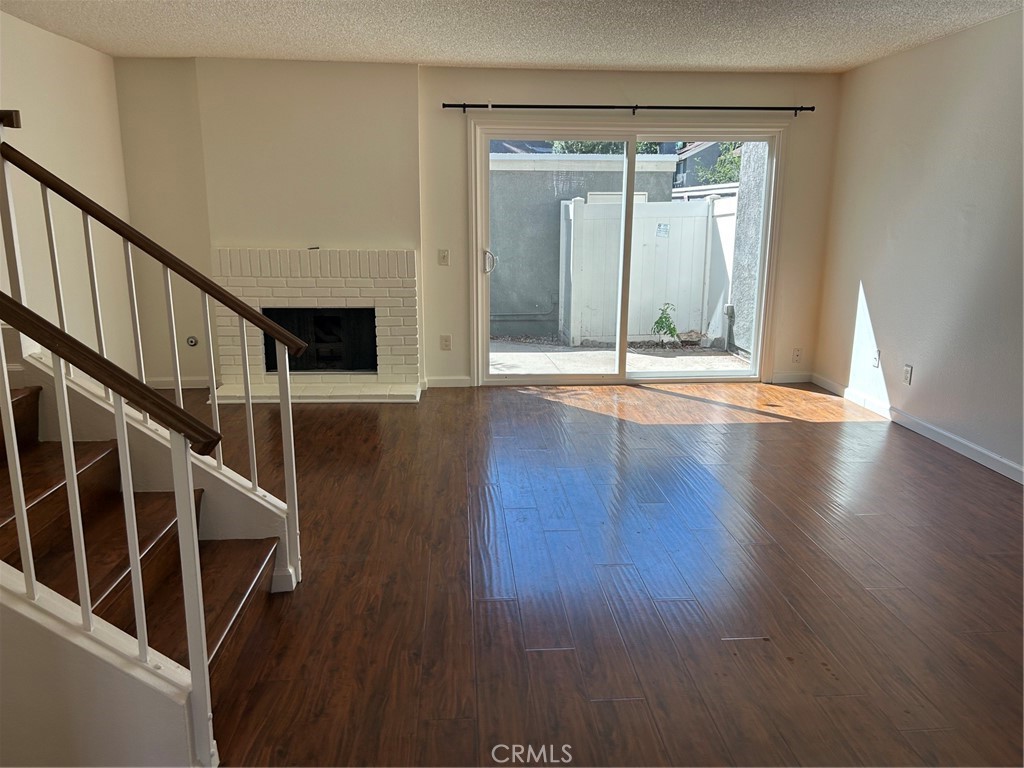 8760 1/2 Pine Crest Property Photo 5