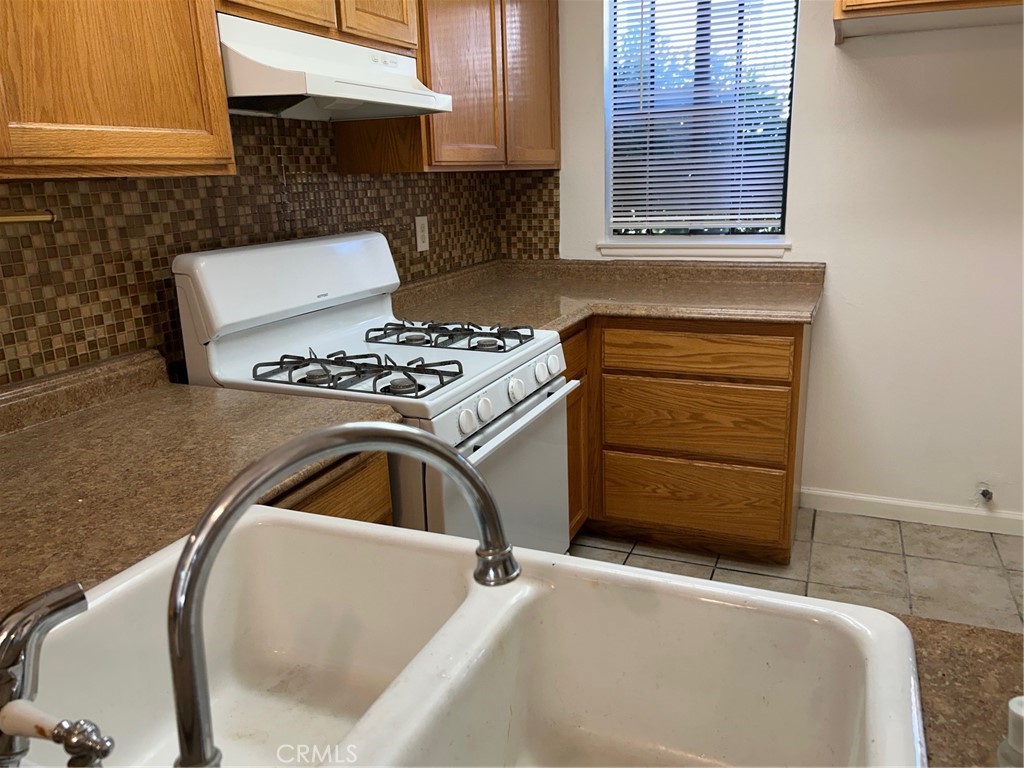 8760 1/2 Pine Crest Property Photo 8