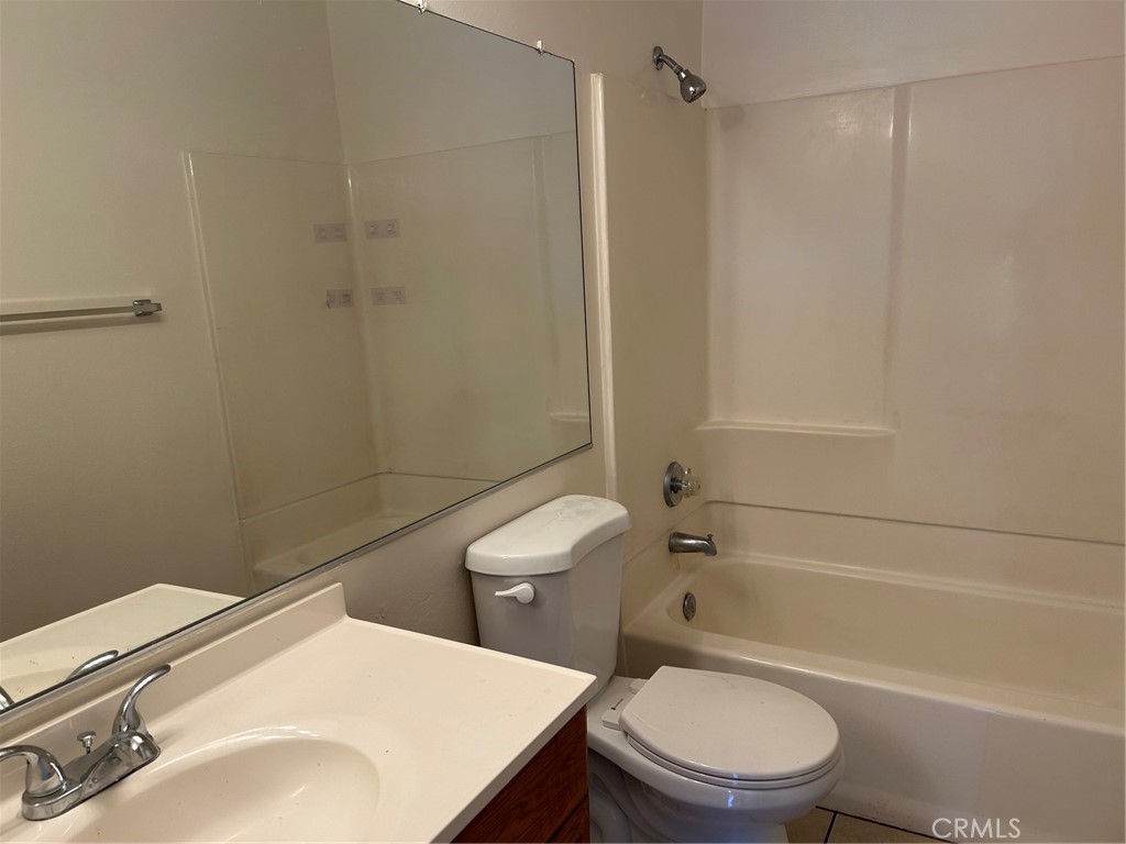 8760 1/2 Pine Crest Property Photo 14