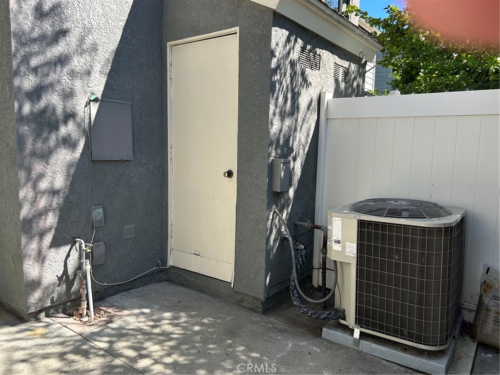 8760 1/2 Pine Crest Property Photo 16