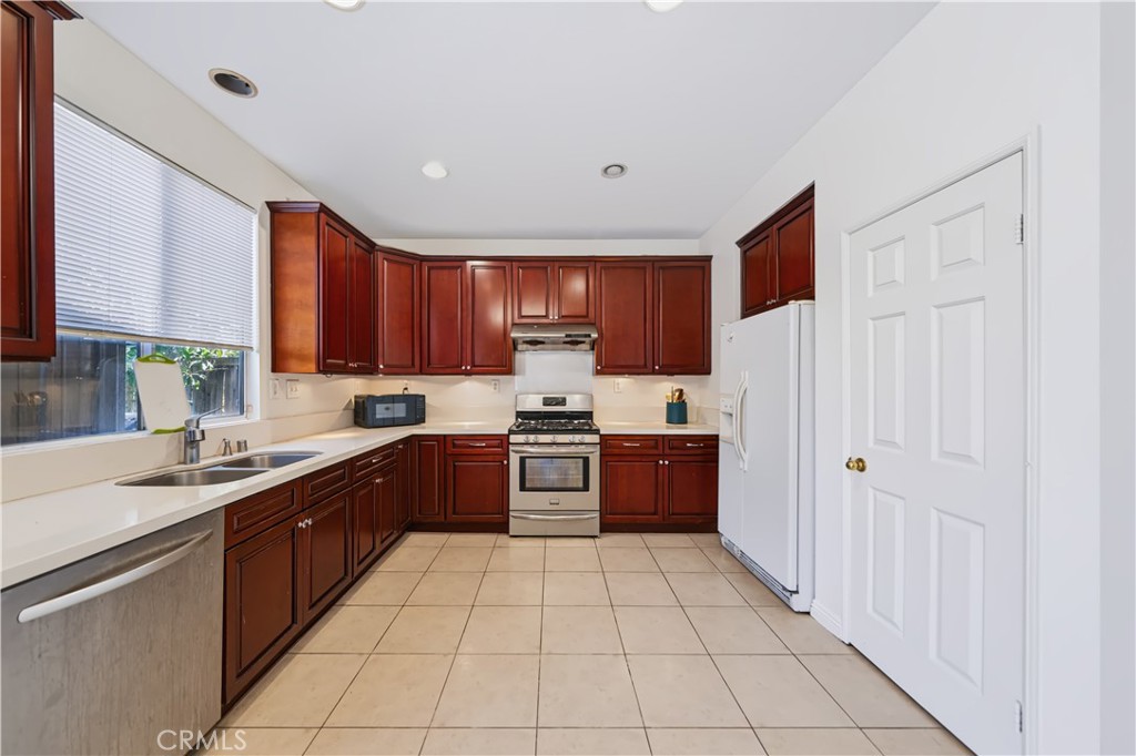 2 Safeguard Place Property Photo 3