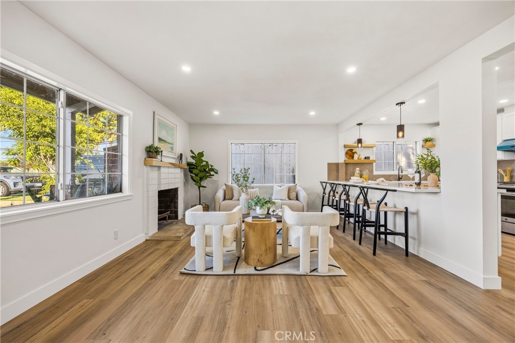 5976 Los Feliz Property Photo 1