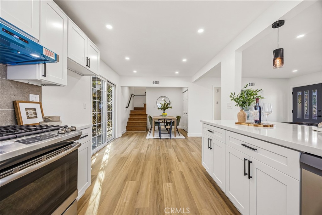 5976 Los Feliz Property Photo 9