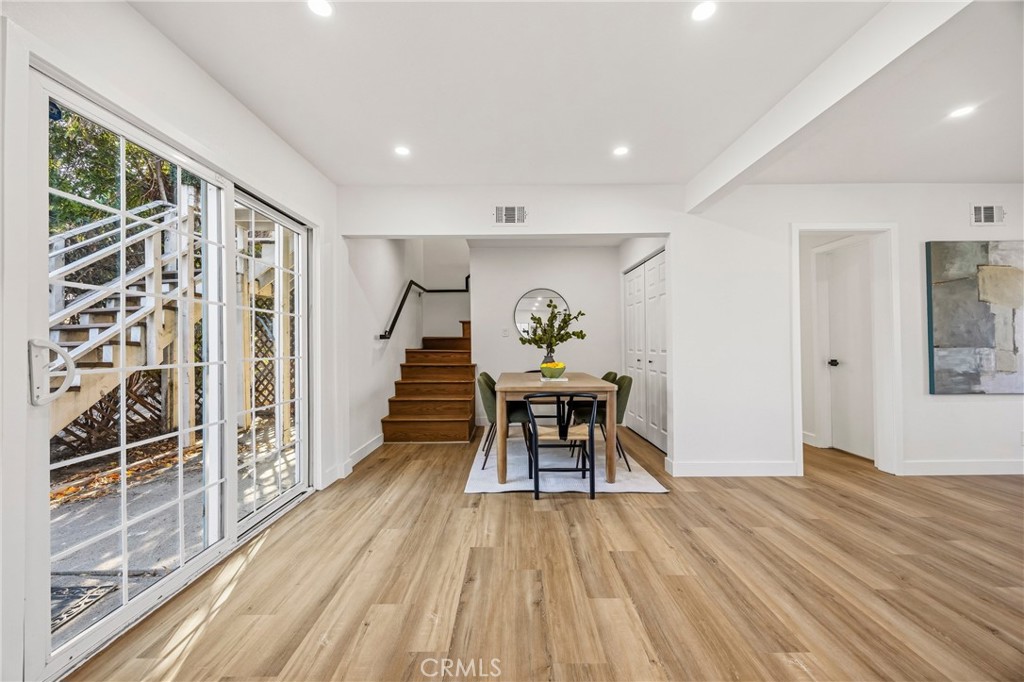 5976 Los Feliz Property Photo 11