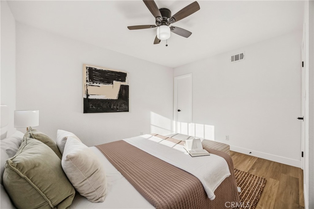 5976 Los Feliz Property Photo 17