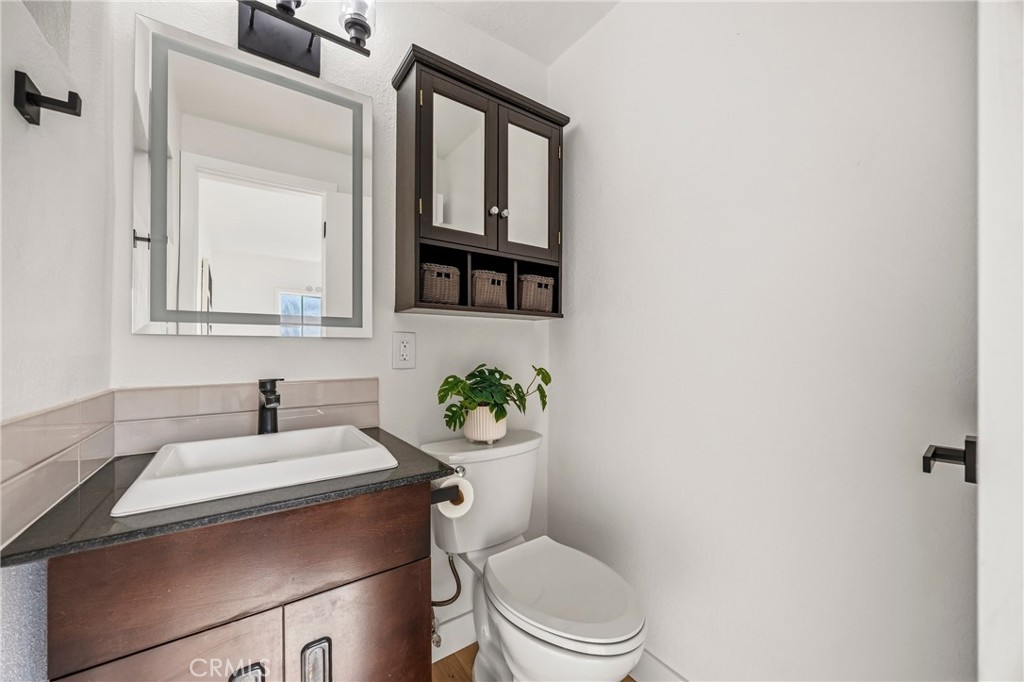 5976 Los Feliz Property Photo 19