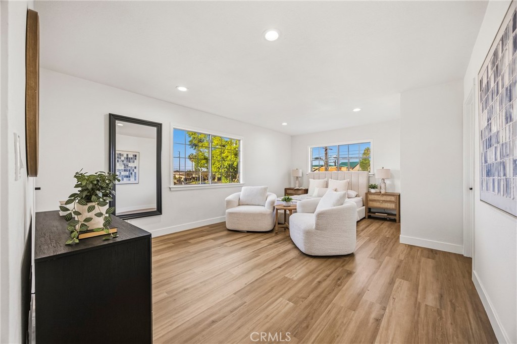 5976 Los Feliz Property Photo 35