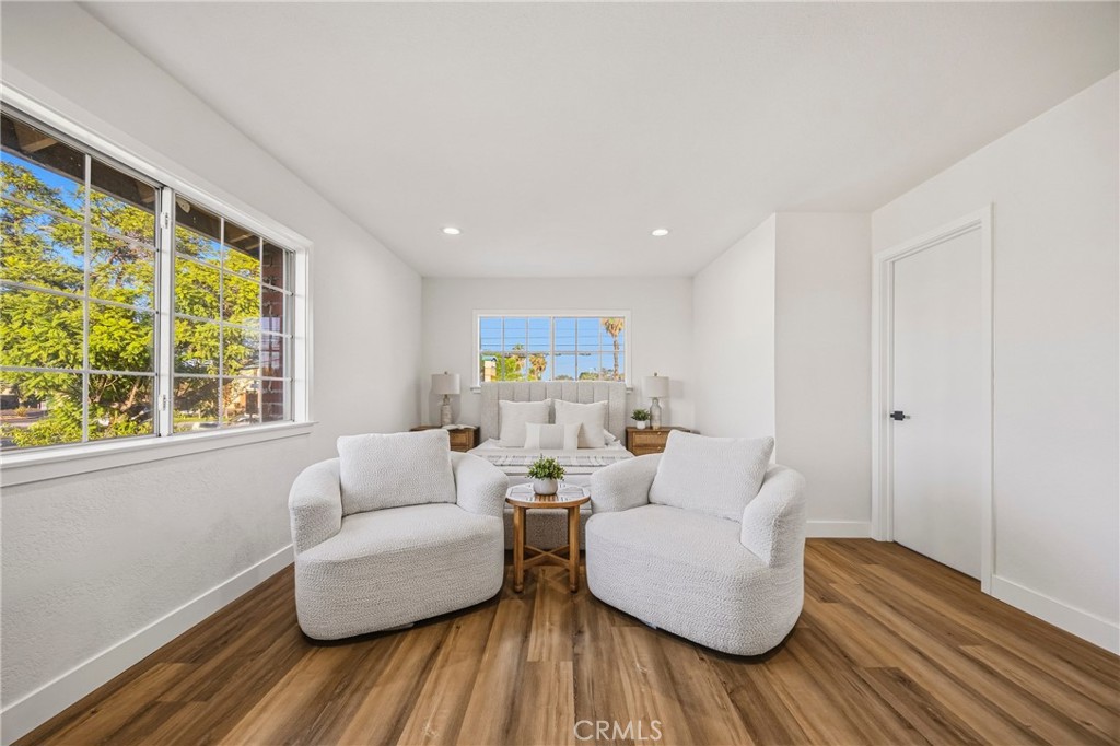 5976 Los Feliz Property Photo 36