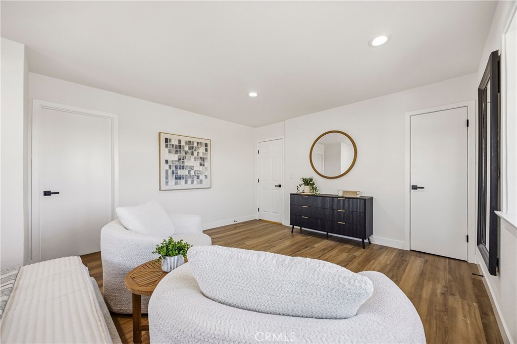 5976 Los Feliz Property Photo 38