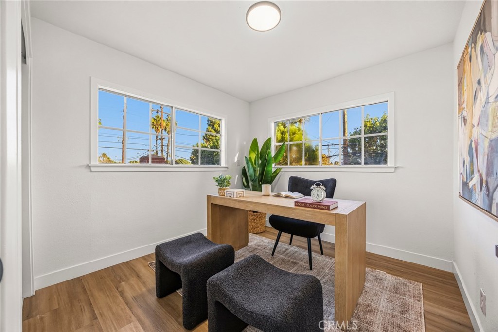 5976 Los Feliz Property Photo 41