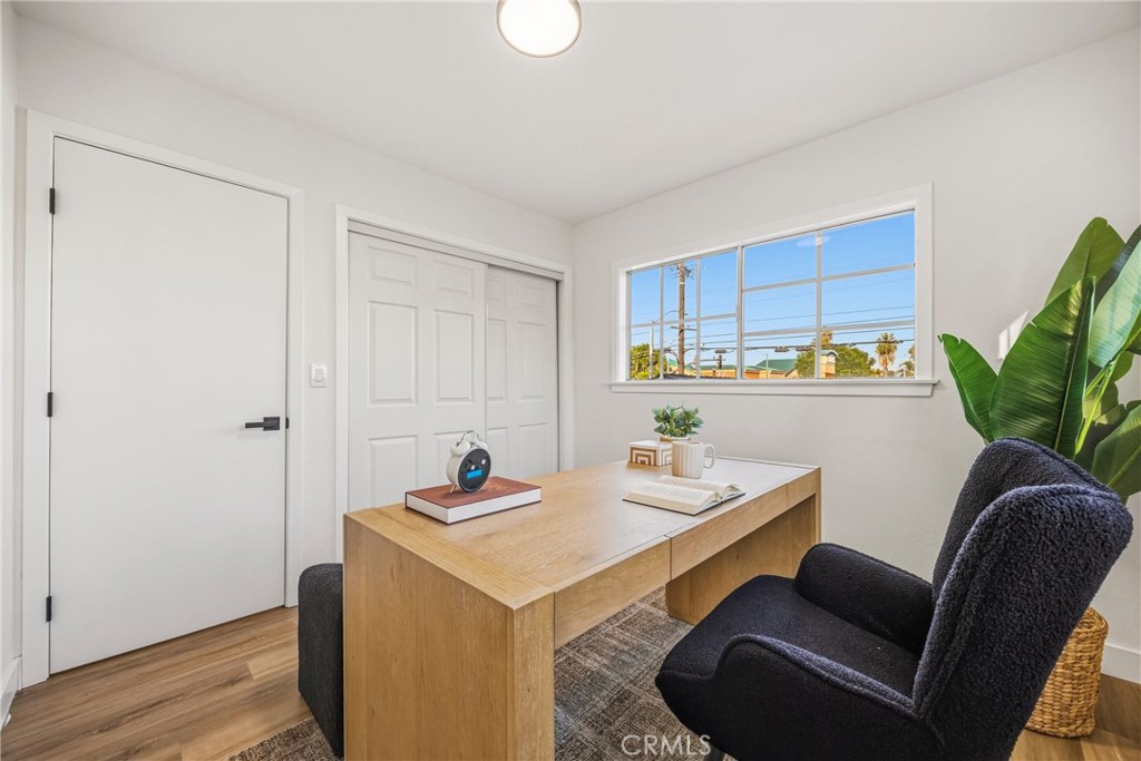 5976 Los Feliz Property Photo 43