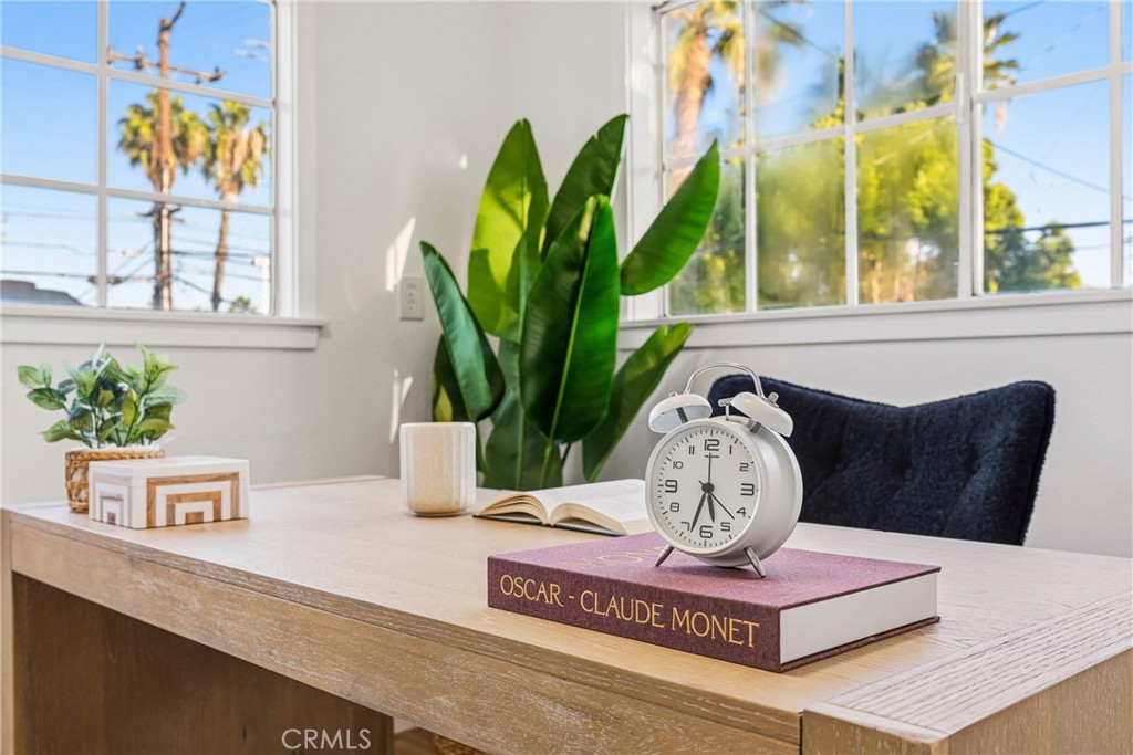 5976 Los Feliz Property Photo 44