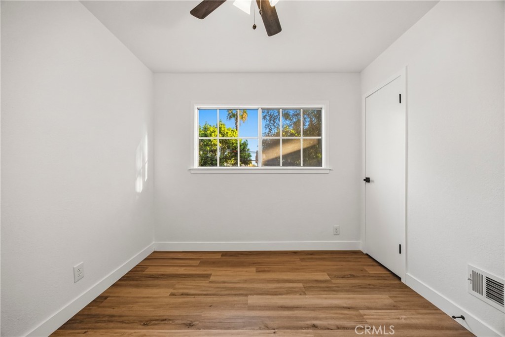 5976 Los Feliz Property Photo 46