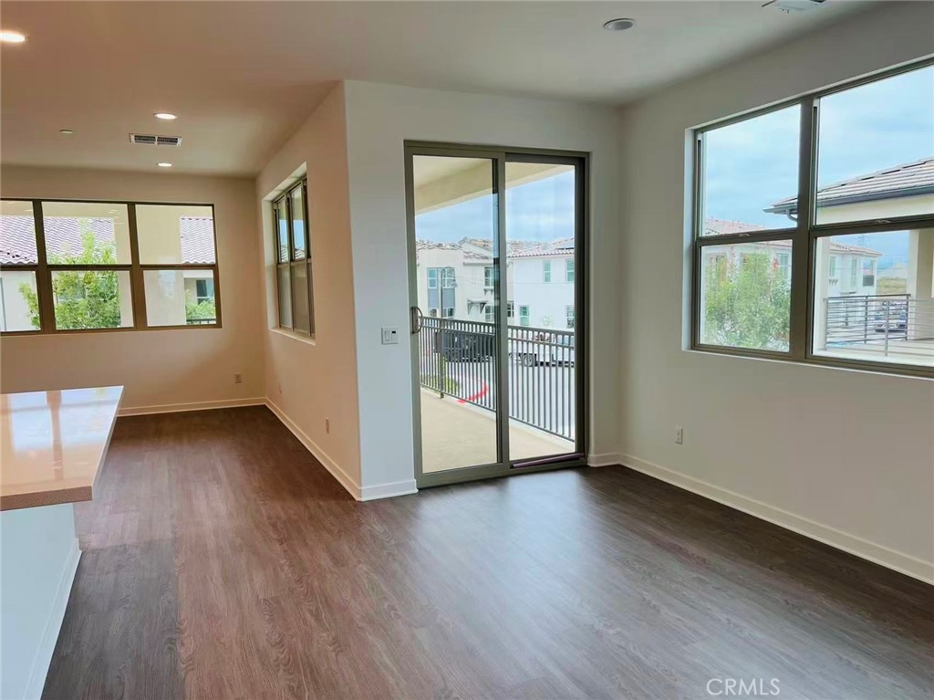 4361 S Cantos Paseo 16 Property Photo 2