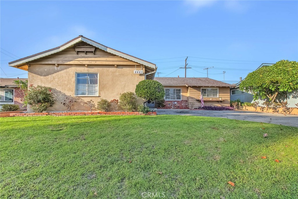 2441 Foxdale Property Photo 2
