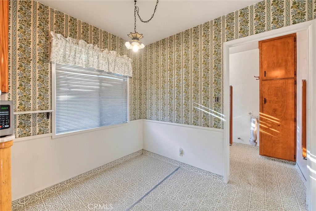 2441 Foxdale Property Photo 10
