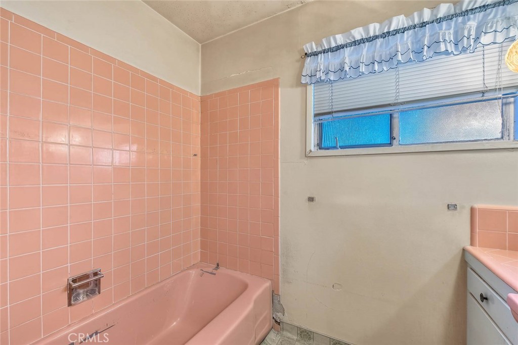2441 Foxdale Property Photo 21