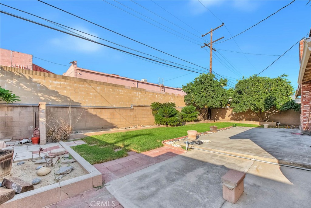 2441 Foxdale Property Photo 25