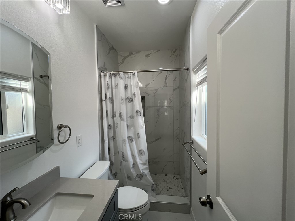 5033 B Sultana Property Photo 6
