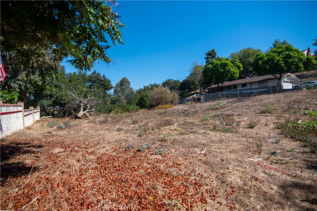 935 N Hill Road Property Photo 4