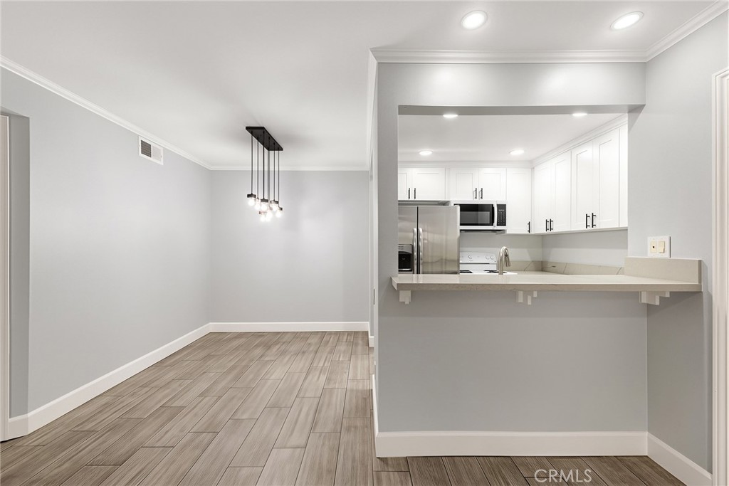 13115 Le Parc 35 Property Photo 11