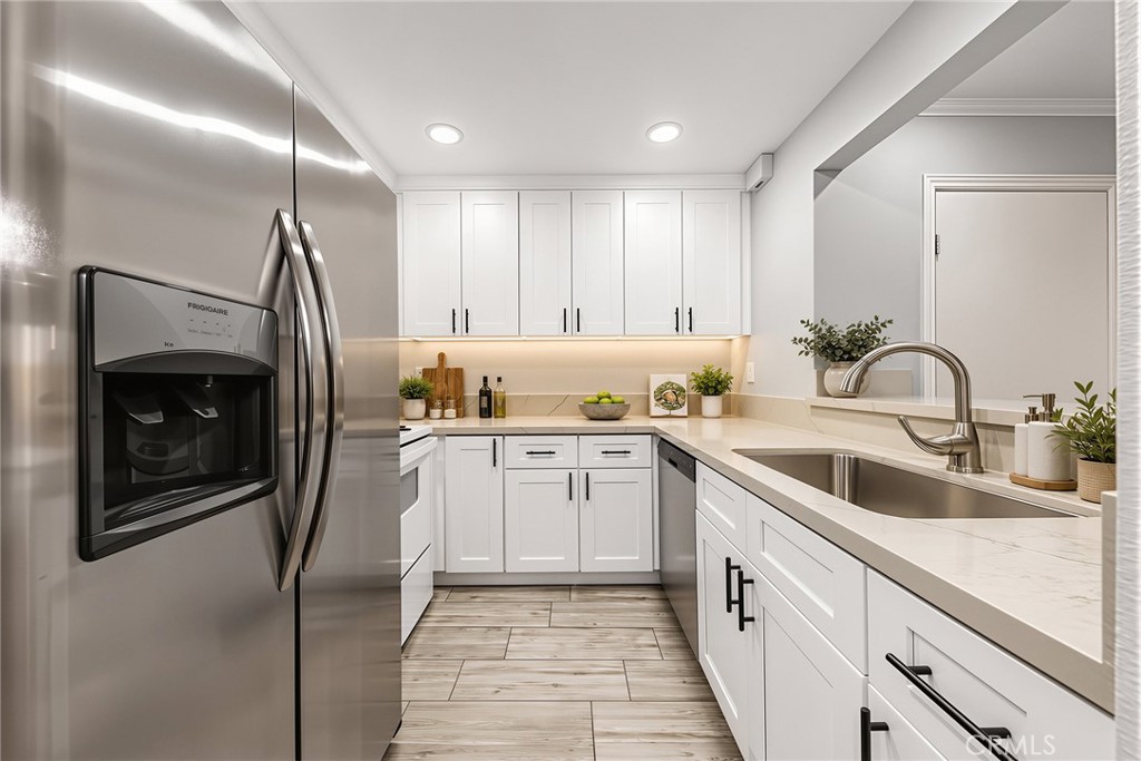 13115 Le Parc 35 Property Photo 14