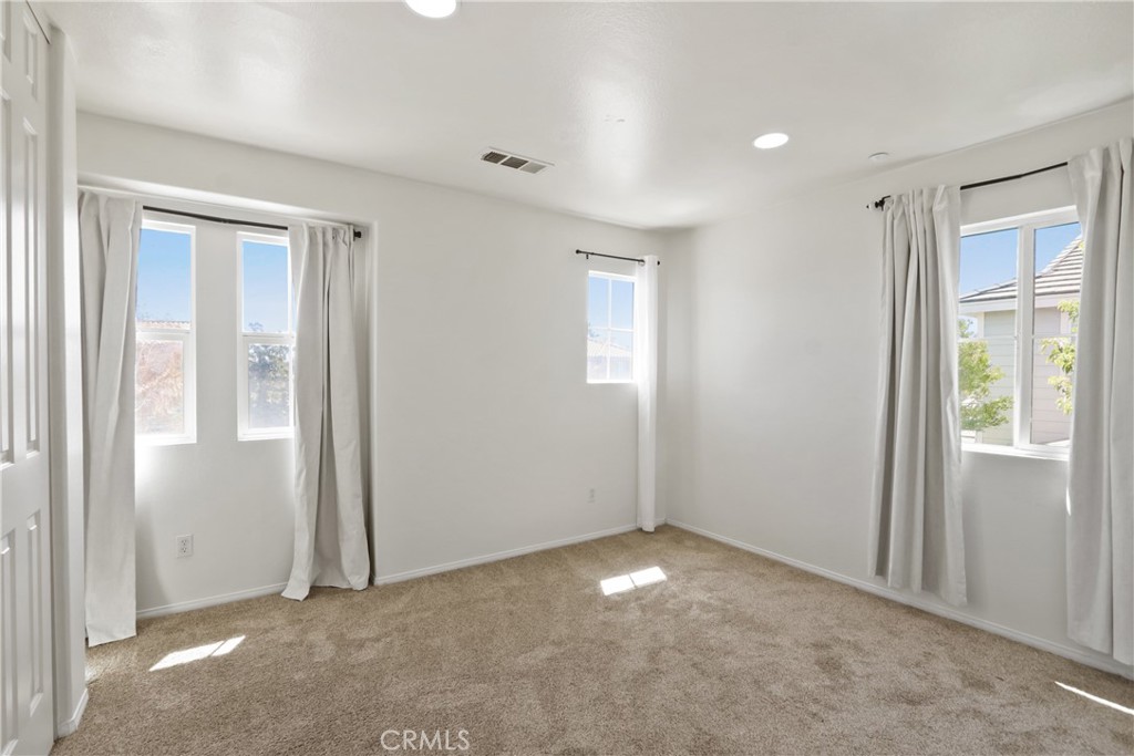 16556 El Revino Drive Property Photo 12