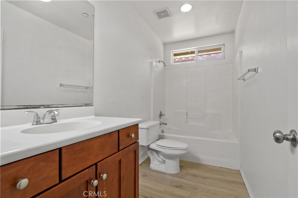 16556 El Revino Drive Property Photo 13