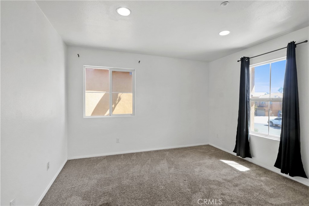 16556 El Revino Drive Property Photo 14