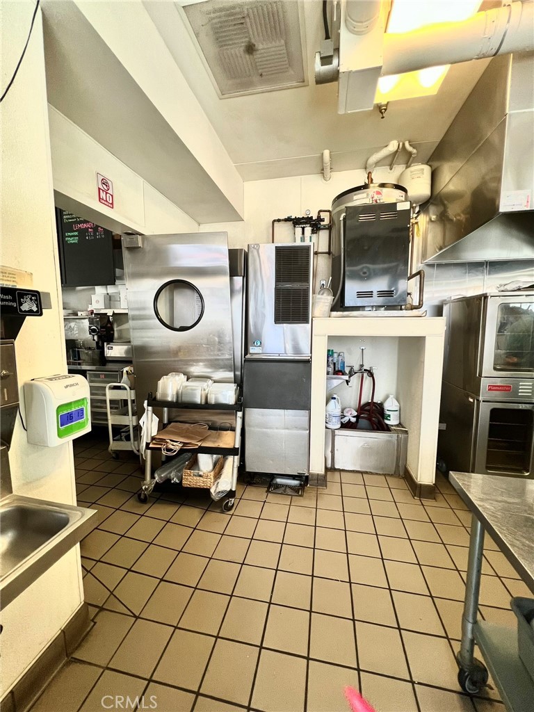 E Colorado Boulevard Property Photo 2