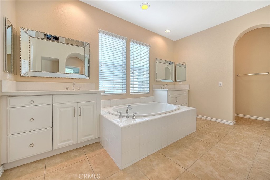 2907 Breezy Meadow Circle Property Photo 4