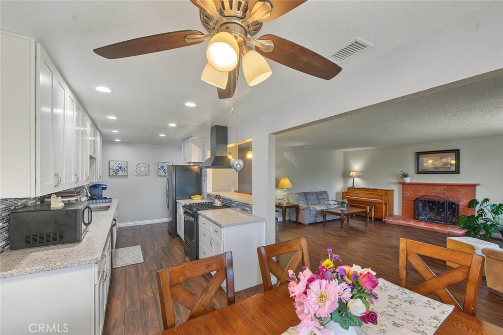 7124 Teak Way Property Photo 11