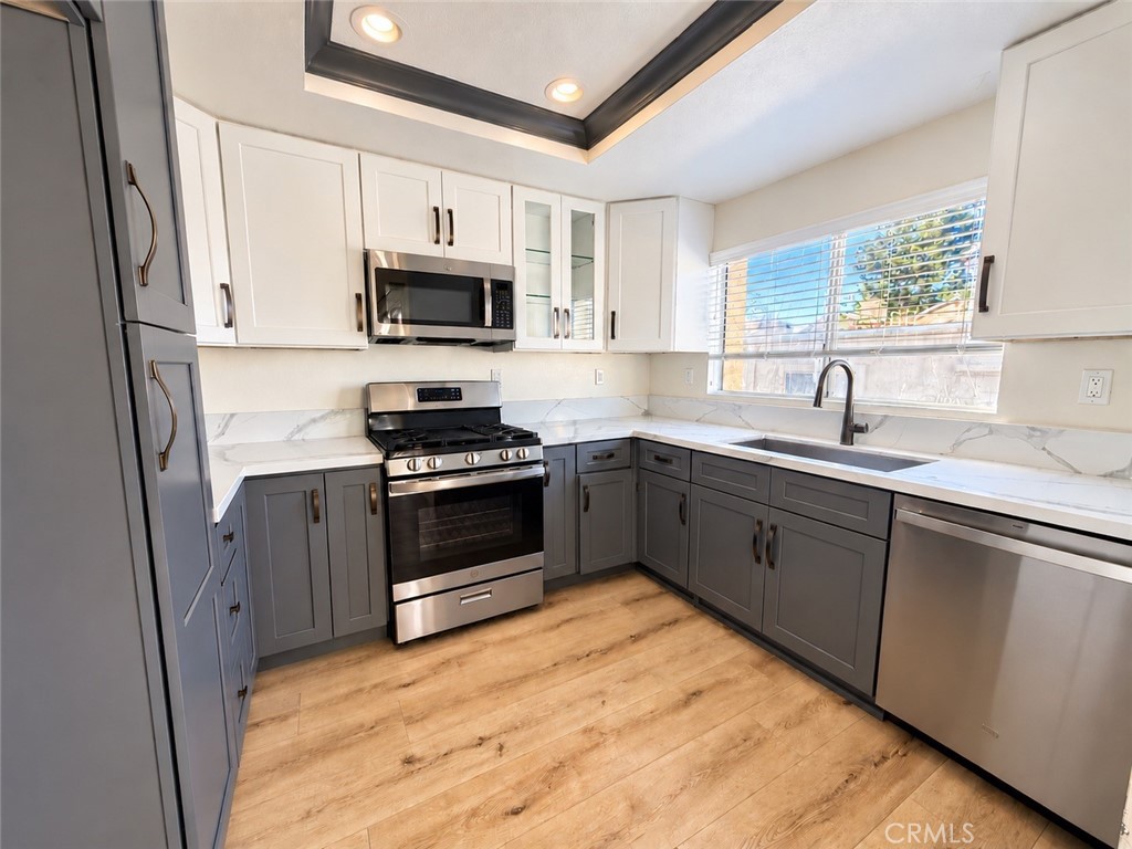 21156 Gladiolos Property Photo 1