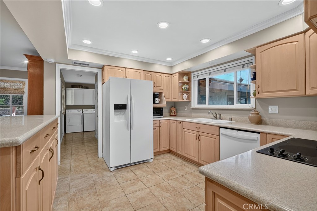 2120 Las Lomitas Property Photo 18
