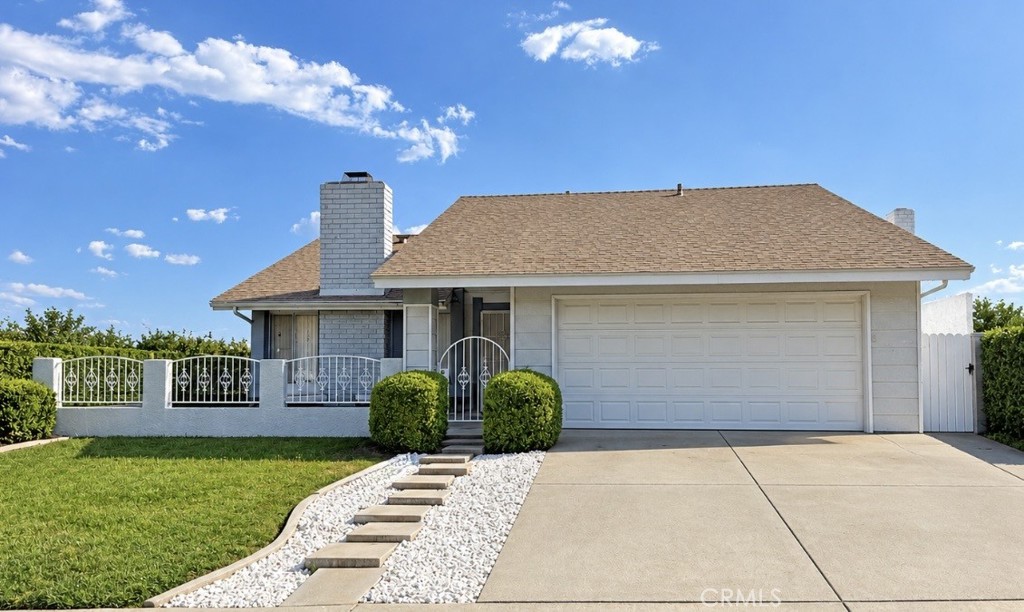 2732 E Melissa Property Photo 1