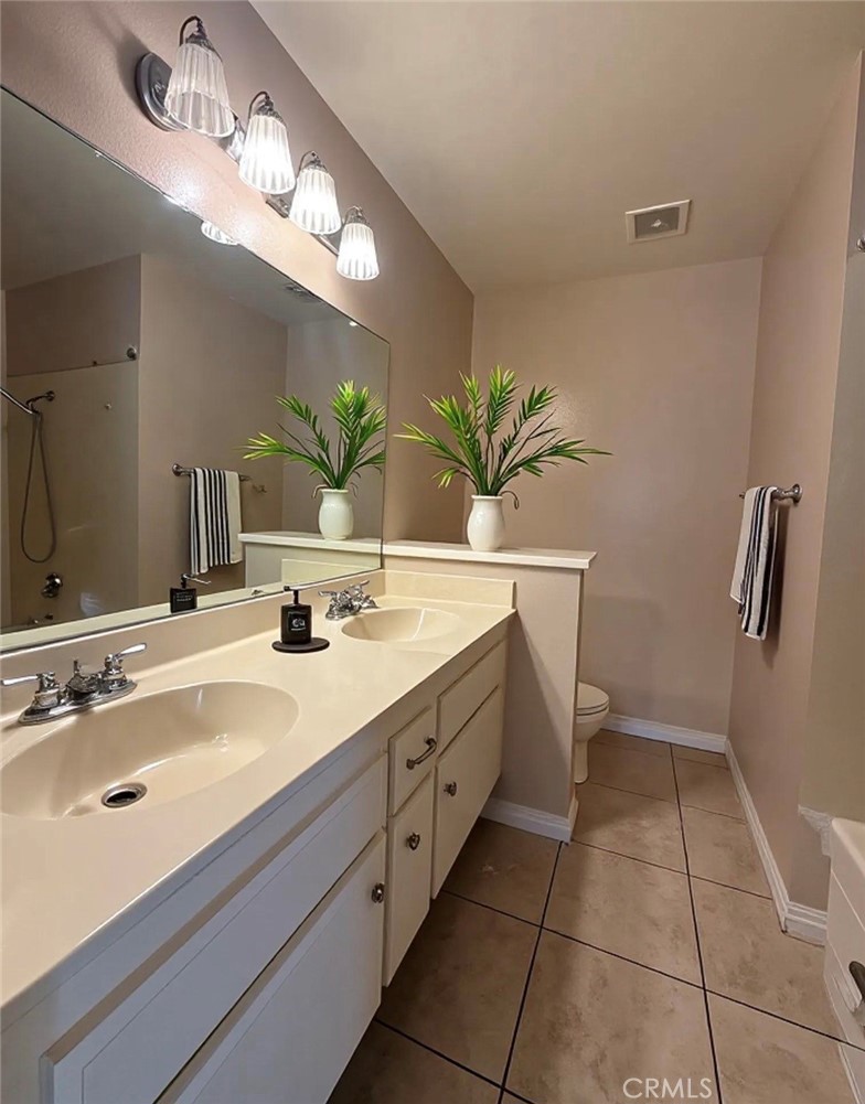 2732 E Melissa Property Photo 8