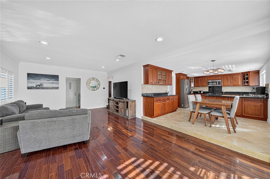 1307 Eltham Property Photo 7