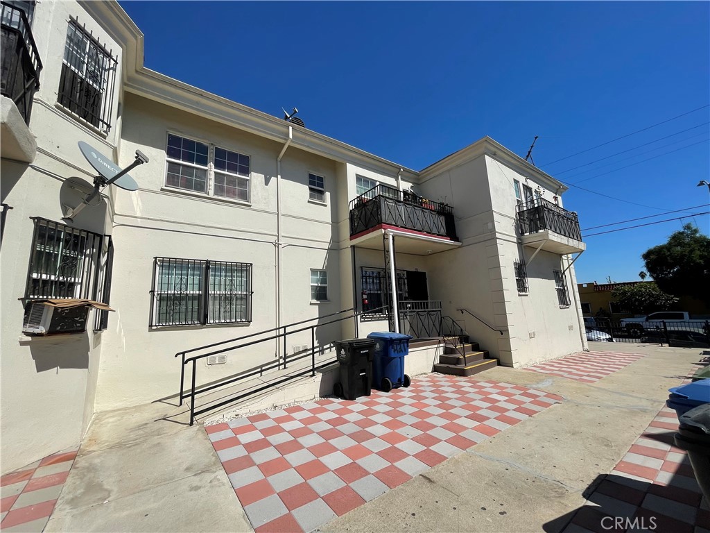 421 N Mott Property Photo 4